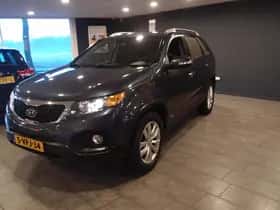 Kia Sorento (2011) thumbnail 2