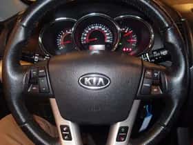Kia Sorento (2011) thumbnail 13