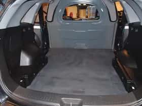 Kia Sorento (2011) thumbnail 22