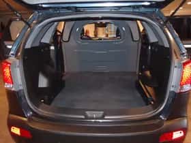 Kia Sorento (2011) thumbnail 24