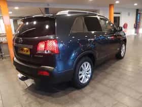 Kia Sorento (2011) thumbnail 4
