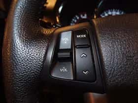 Kia Sorento (2011) thumbnail 10