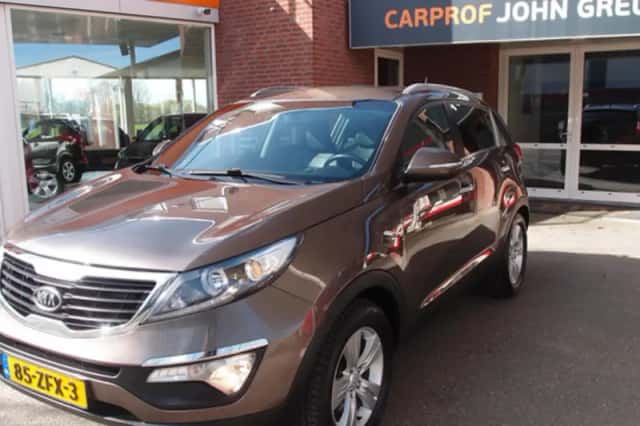 Kia Sportage (2012) thumbnail 2
