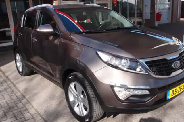 Kia Sportage (2012) thumbnail 3