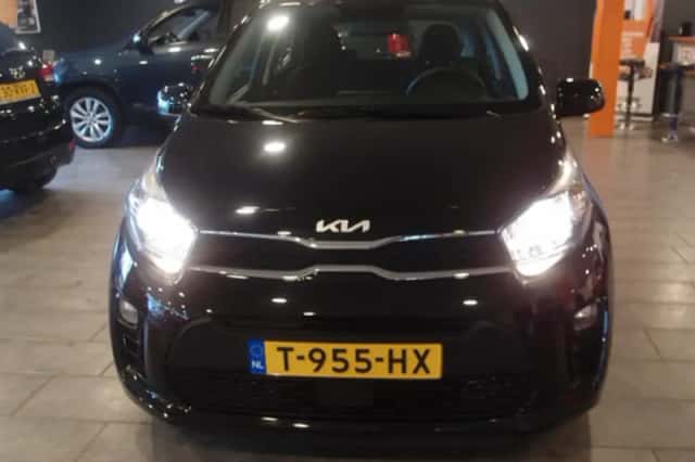 Kia Picanto (2023) thumbnail 1