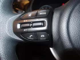 Kia Picanto (2023) thumbnail 11