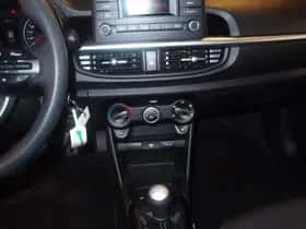 Kia Picanto (2023) thumbnail 18