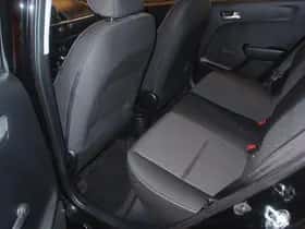 Kia Picanto (2023) thumbnail 9