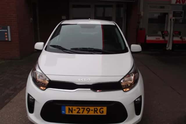 Kia Picanto (2021) thumbnail 1