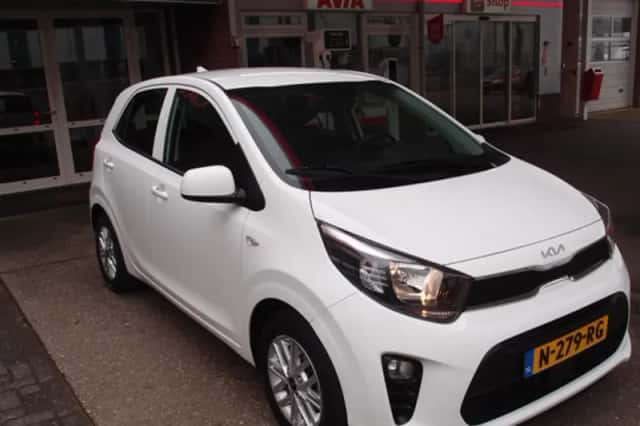 Kia Picanto (2021) thumbnail 3