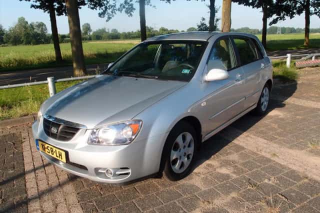 Kia Cerato (2005) thumbnail 1