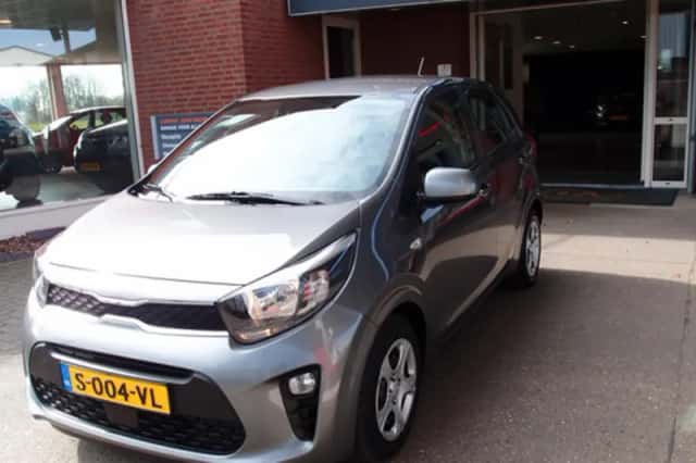 Kia Picanto (2023) thumbnail 2