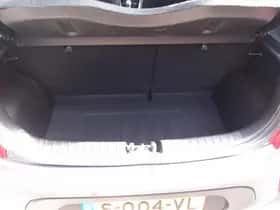 Kia Picanto (2023) thumbnail 18