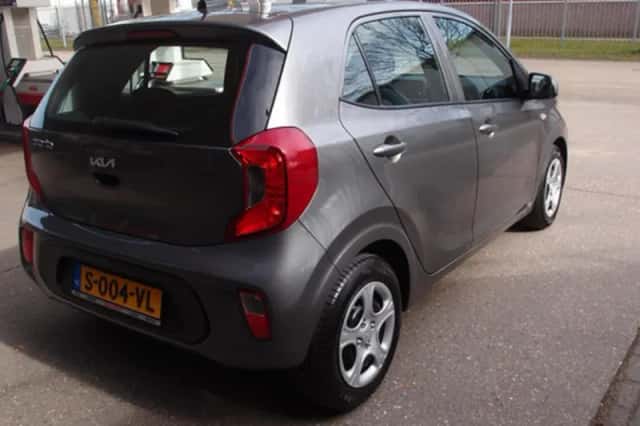 Kia Picanto (2023) thumbnail 4