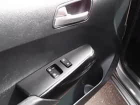 Kia Picanto (2023) thumbnail 6
