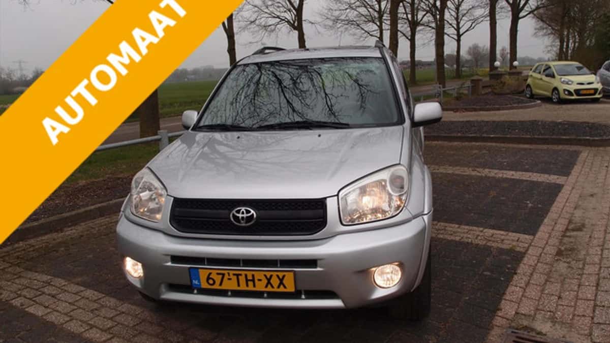Toyota RAV4 (2004) — foto 1