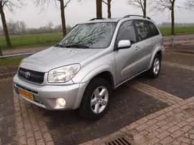 Toyota RAV4 (2004) thumbnail 2