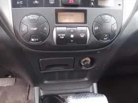 Toyota RAV4 (2004) thumbnail 15