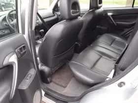 Toyota RAV4 (2004) thumbnail 8