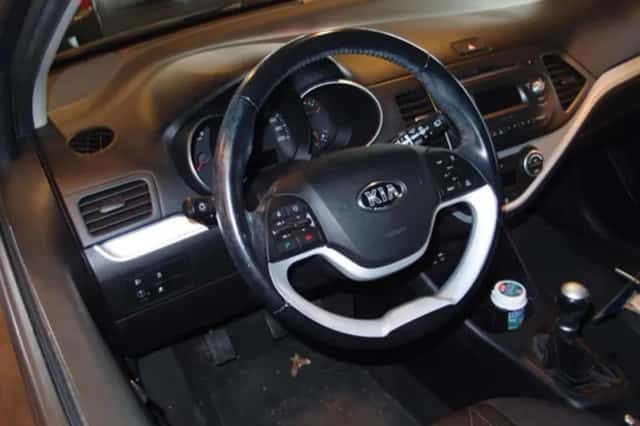 Kia Picanto (2015) thumbnail 3