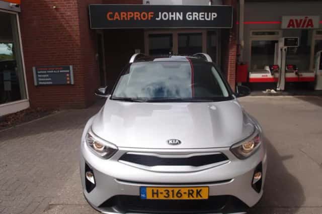 Kia Stonic (2020) thumbnail 2