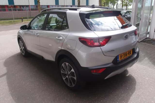 Kia Stonic (2020) thumbnail 6