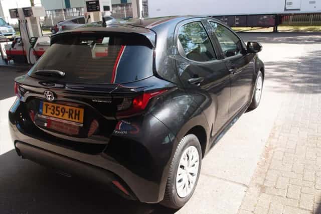 Toyota Yaris (2023) thumbnail 4