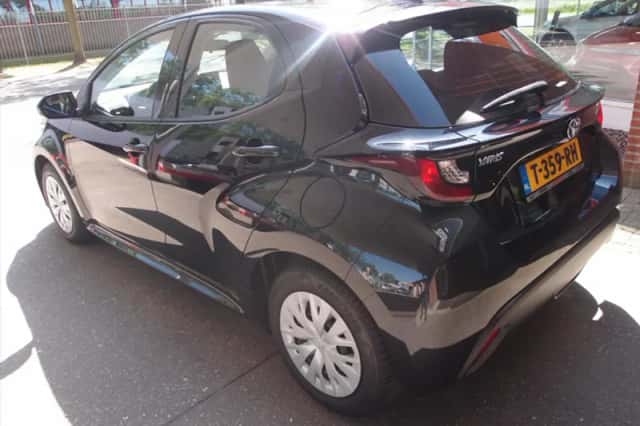 Toyota Yaris (2023) thumbnail 6