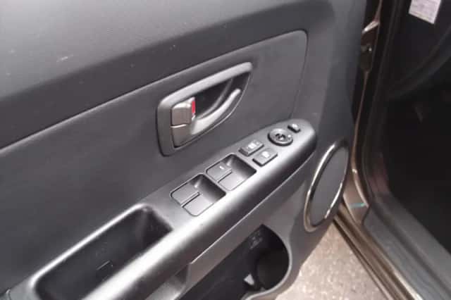 Kia Soul (2010) thumbnail 6