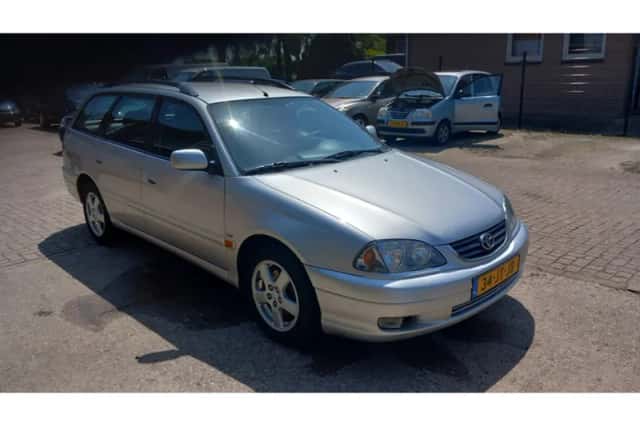 Toyota Avensis (2002) thumbnail 2