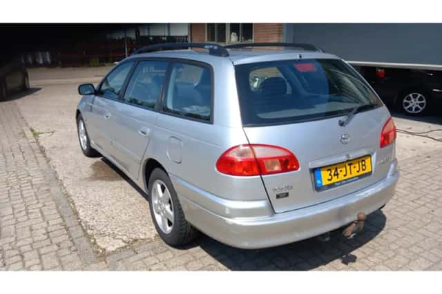 Toyota Avensis (2002) thumbnail 4