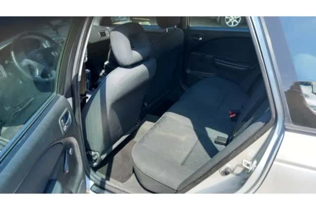 Toyota Avensis (2002) thumbnail 6