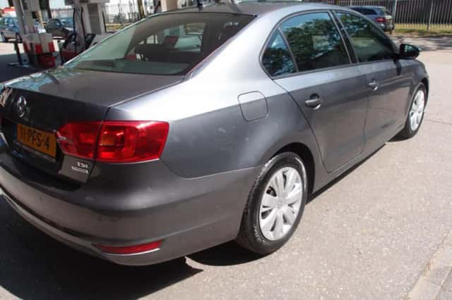 Volkswagen Jetta (2011) thumbnail 5