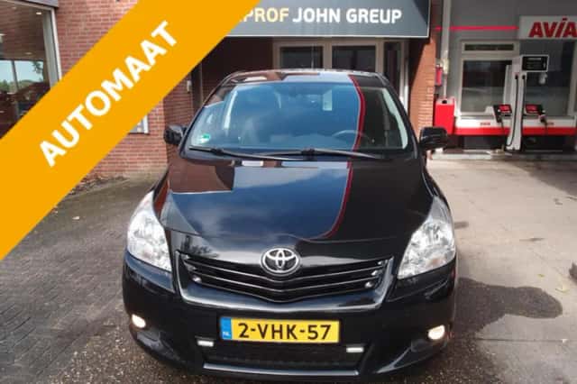 Toyota Verso (2010) thumbnail 1