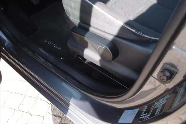 Kia Venga (2010) thumbnail 5