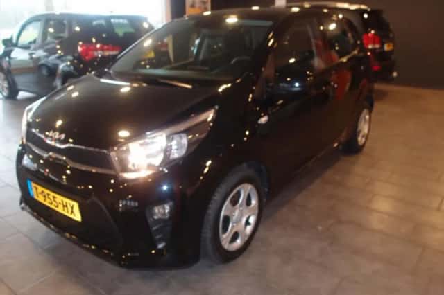 Kia Picanto (2023) thumbnail 2