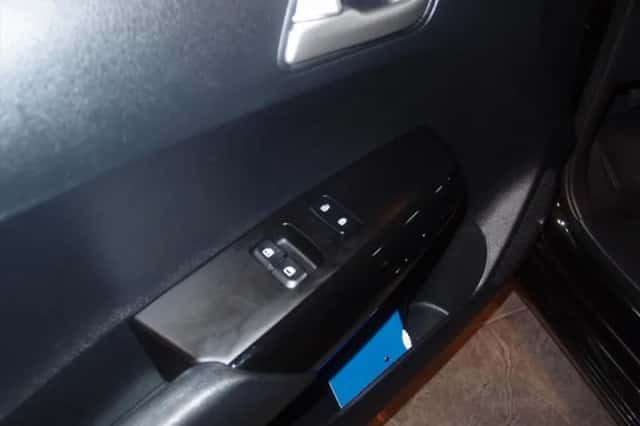 Kia Picanto (2023) thumbnail 6