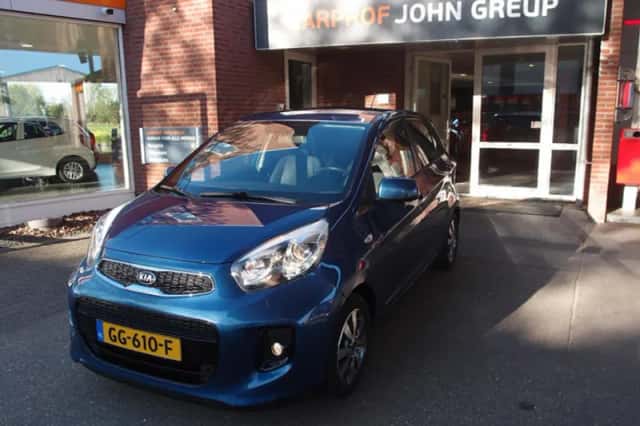 Kia Picanto (2015) thumbnail 2