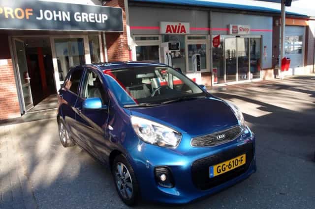 Kia Picanto (2015) thumbnail 3