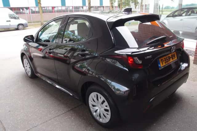 Toyota Yaris (2023) thumbnail 5