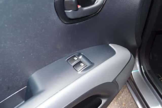 Hyundai i10 (2012) thumbnail 6