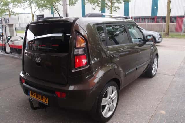 Kia Soul (2010) thumbnail 3