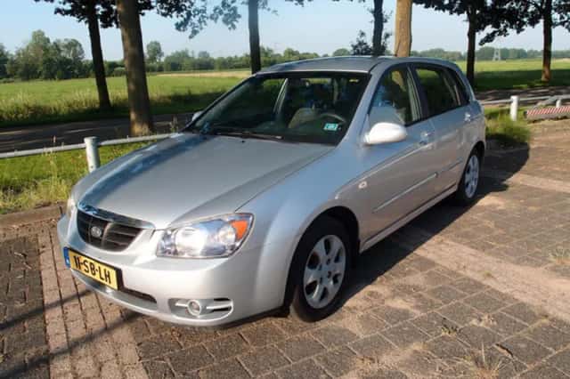 Kia Cerato (2005) thumbnail 1