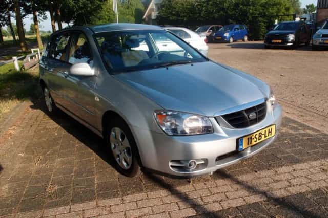 Kia Cerato (2005) thumbnail 2