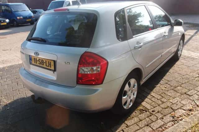 Kia Cerato (2005) thumbnail 3
