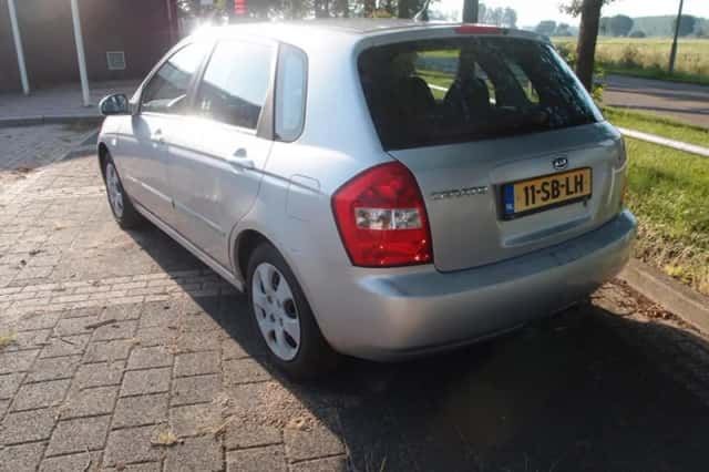Kia Cerato (2005) thumbnail 4