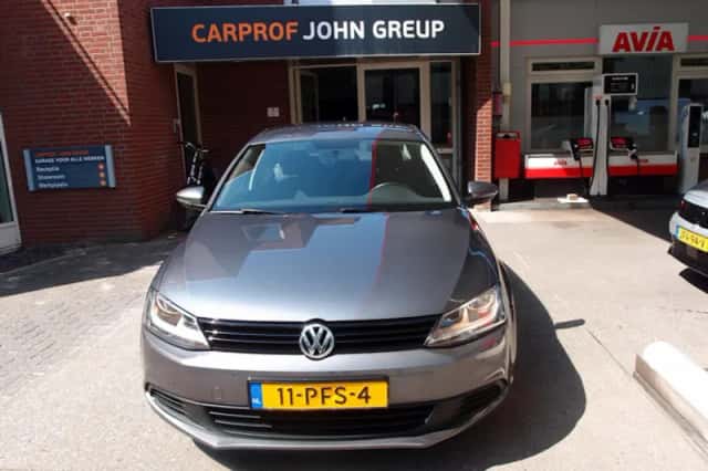 Volkswagen Jetta (2011) thumbnail 1