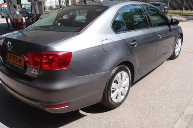 Volkswagen Jetta (2011) thumbnail 5