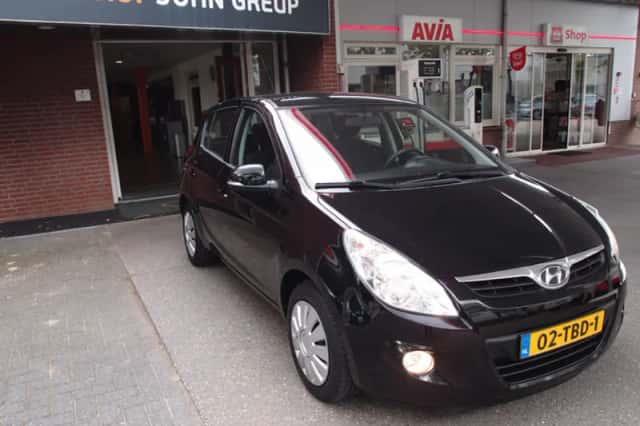 Hyundai i20 (2012) thumbnail 3