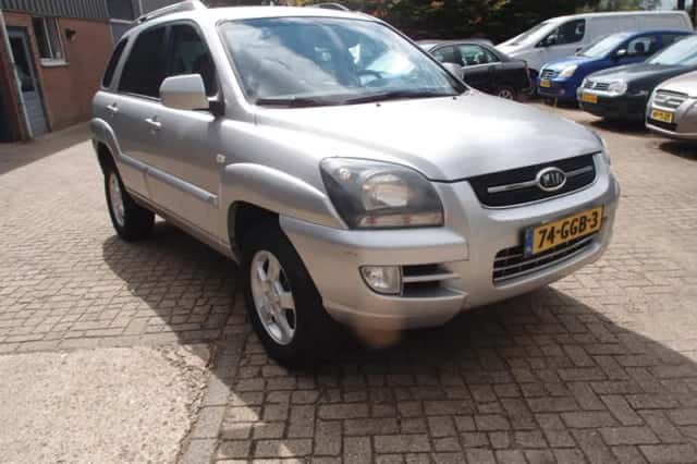 Kia Sportage (2008) thumbnail 2